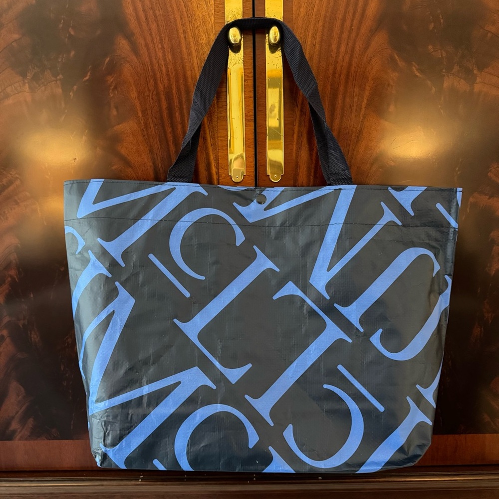 New J. McLaughlin XL Blue Logo Reusable Shopper Tote Beach Travel Bag